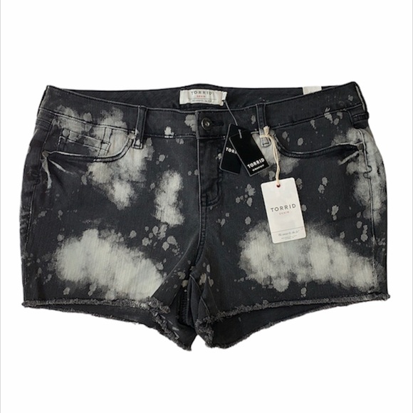 Torrid Denim Short Black Splatter‎ Size 16 - Picture 2 of 10